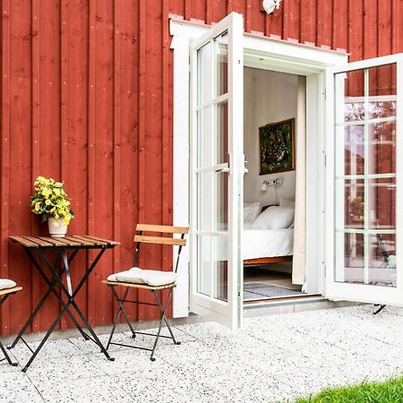 Flygeln Apartment Leksand Bagian luar foto