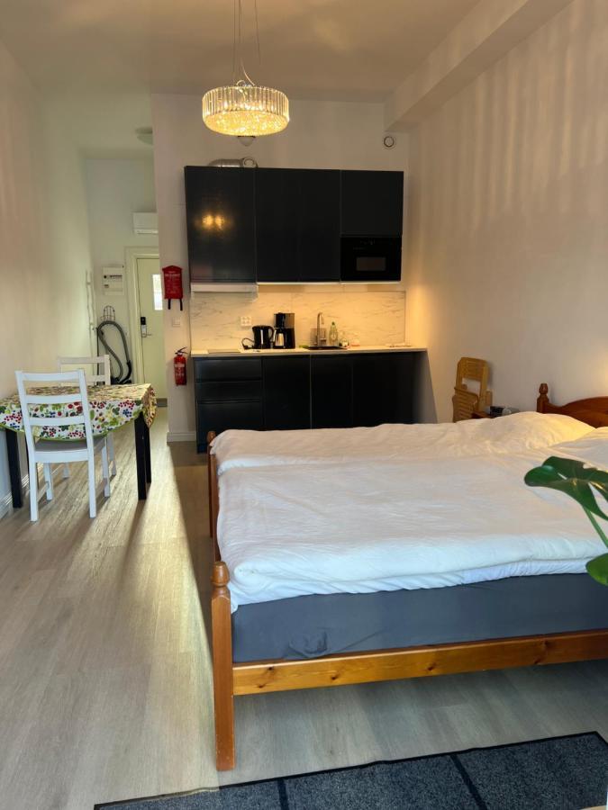 Flygeln Apartment Leksand Bagian luar foto
