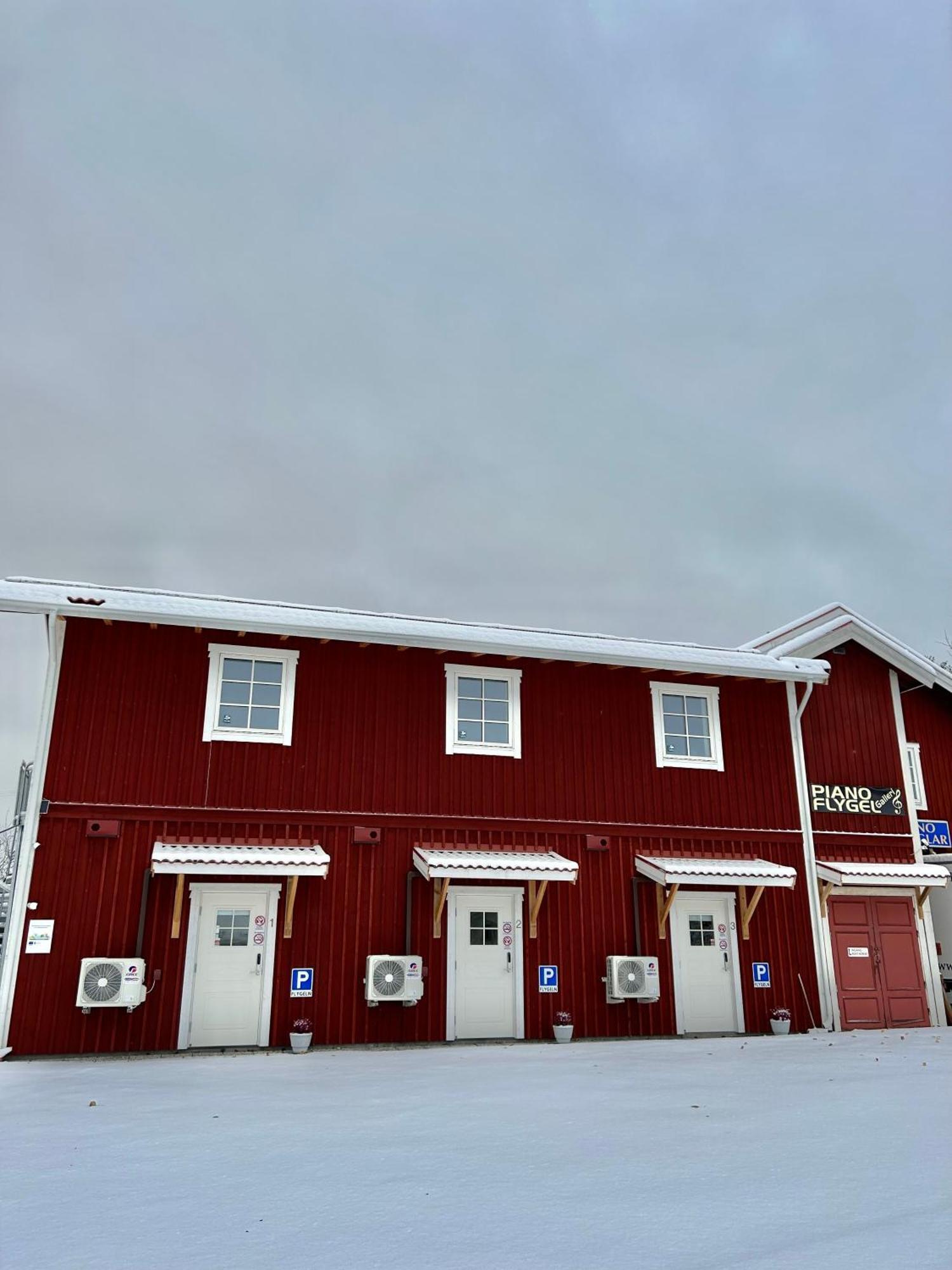Flygeln Apartment Leksand Bagian luar foto