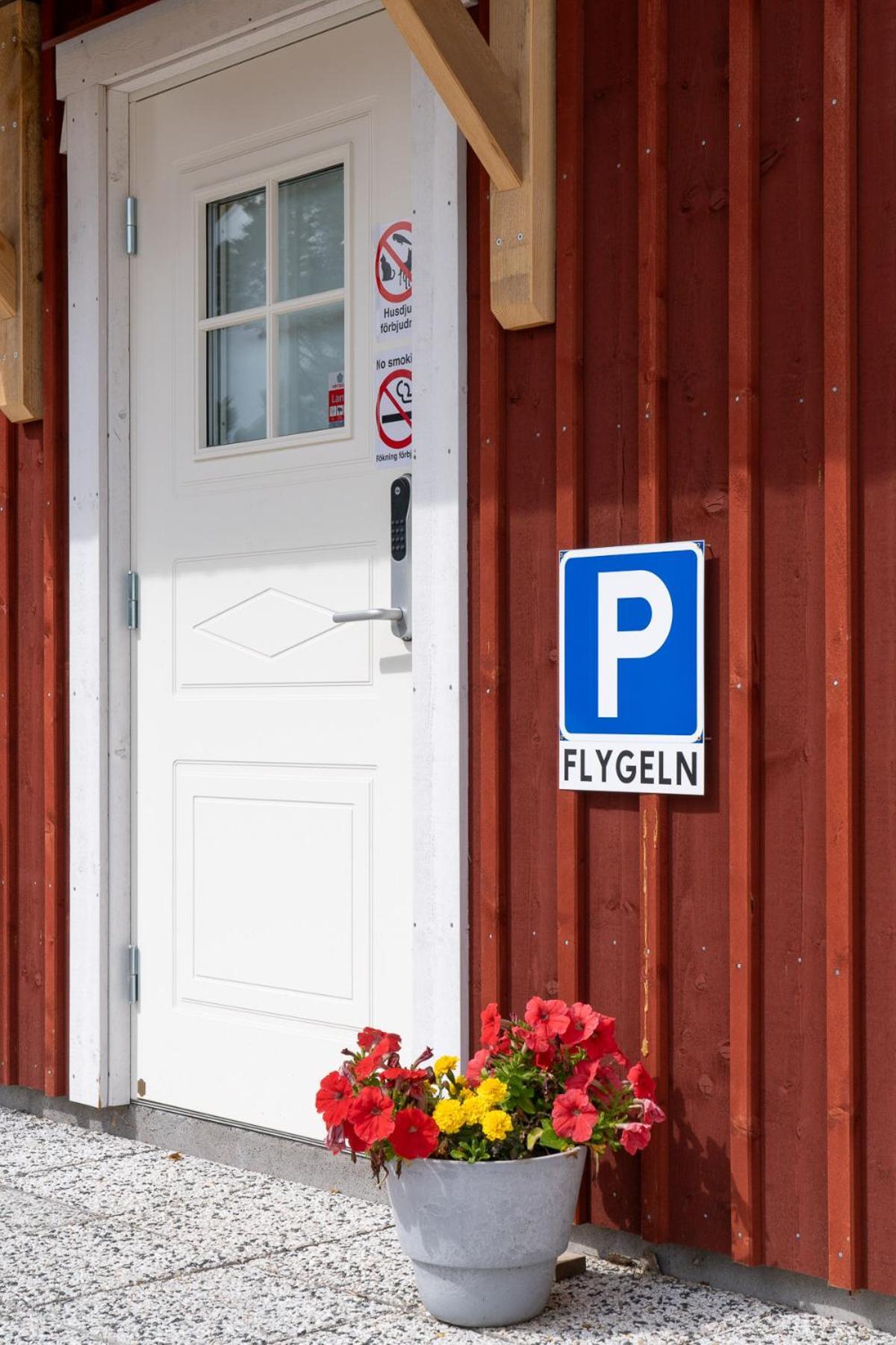 Flygeln Apartment Leksand Bagian luar foto